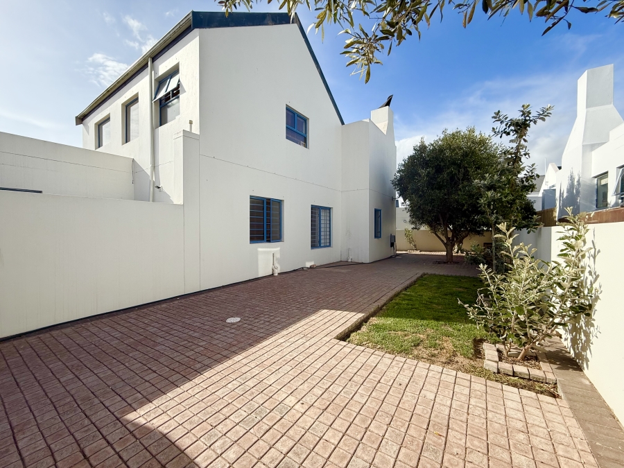 3 Bedroom Property for Sale in Blue Lagoon Western Cape